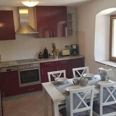 Casa Ferata - * Vizinada