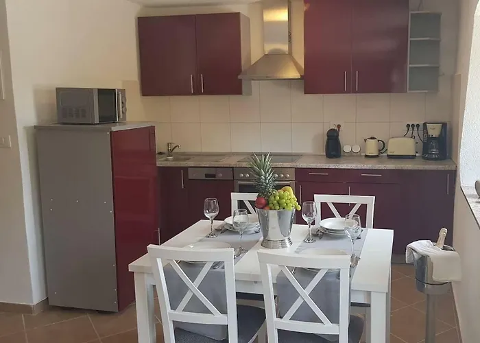 Casa Ferata - *