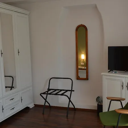 Casa Ferata - *