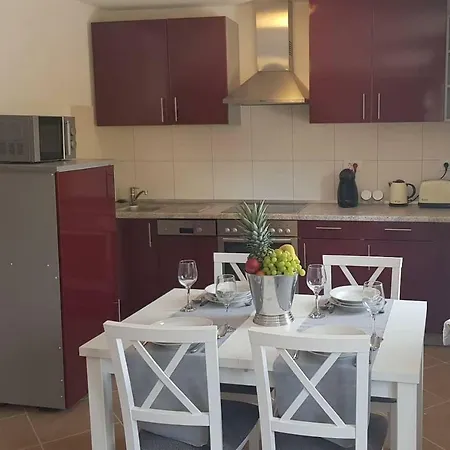 Casa Ferata - *